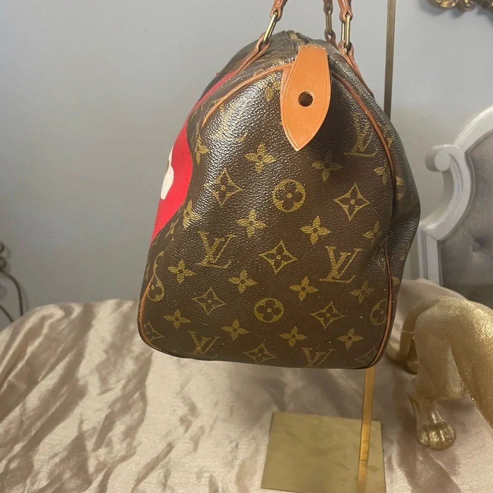 Authentic LOUIS Vuitton Speedy Bag with young artists painting